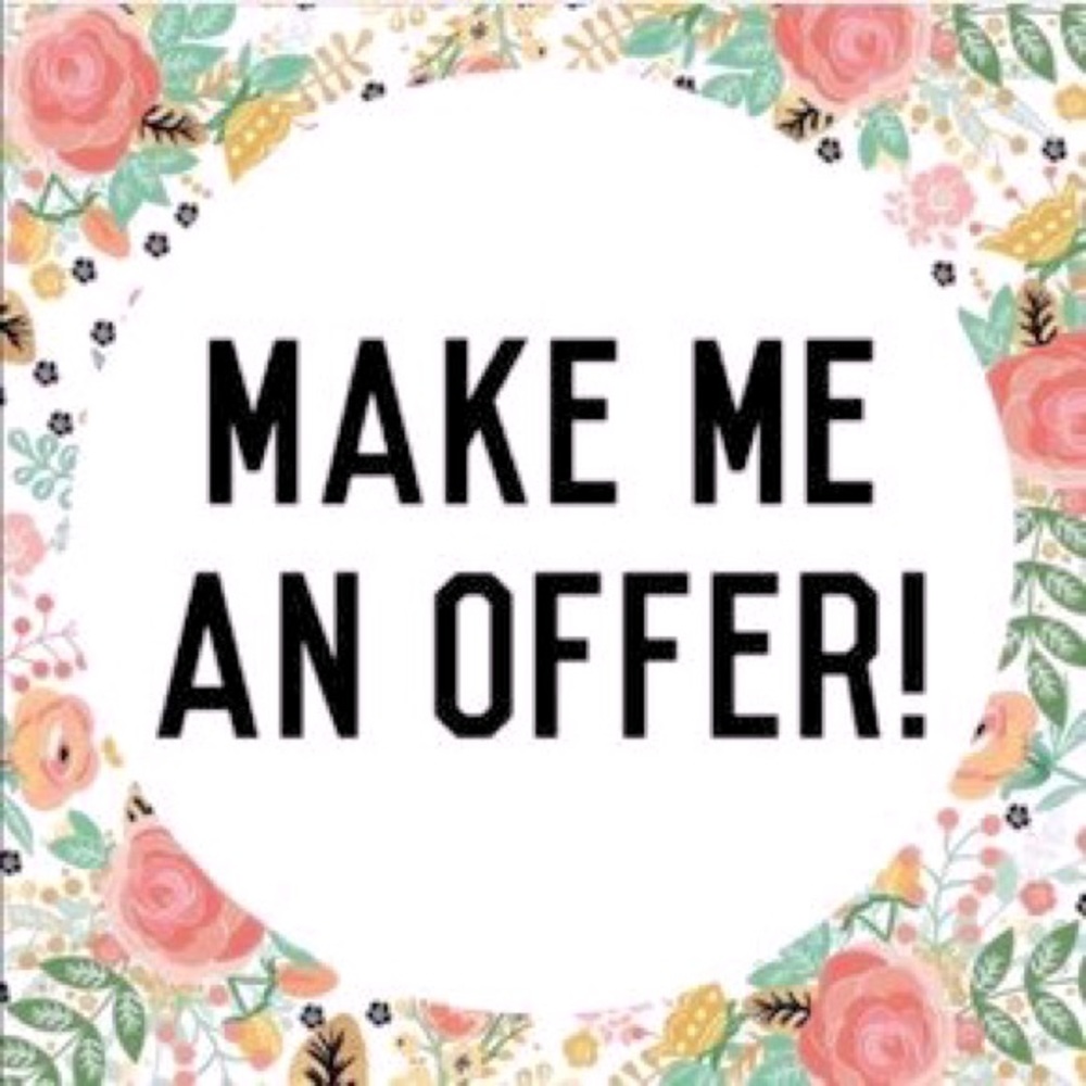 Spring clean out! Make me an offer 💛